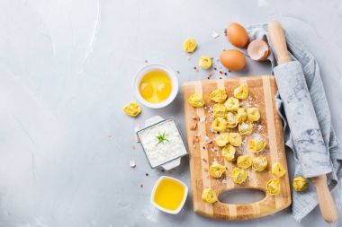 İtalyan gıda ve malzemeler, ricotta ile el yapımı tortellini