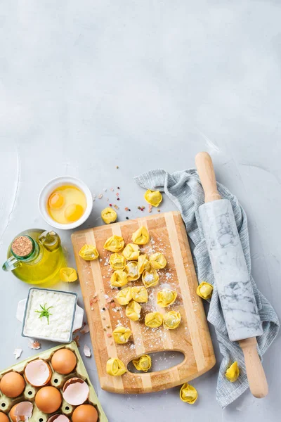 İtalyan gıda ve malzemeler, ricotta ile el yapımı tortellini