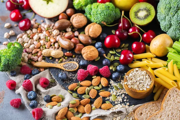 Seleção de fontes de fibras ricas saudáveis comida vegan para cozinhar — Fotografia de Stock