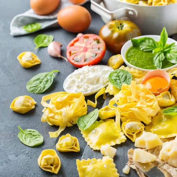İtalyan gıda ve malzemeler, mantı makarna tortellini pesto domates sos