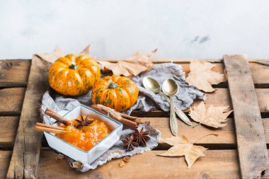 Sonbahar sonbahar kabak reçeli lezzetli baharatlar ile