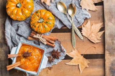 Sonbahar sonbahar kabak reçeli lezzetli baharatlar ile