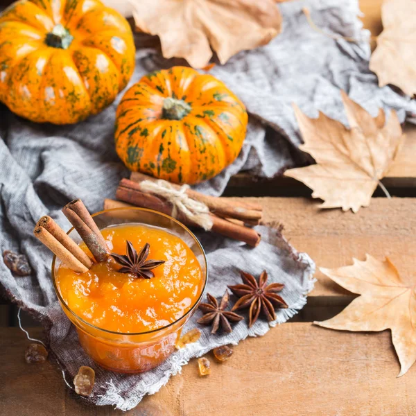 Autunno autunno confiture marmellata di zucca con spezie — Foto Stock