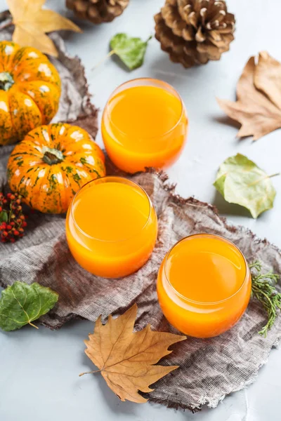 Şükran kabak sonbahar taze meyve suyu içmek kokteyl içecek