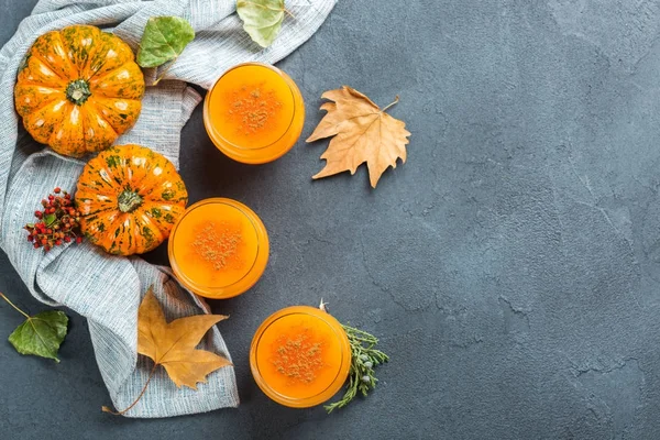 Şükran kabak sonbahar taze meyve suyu içmek kokteyl içecek