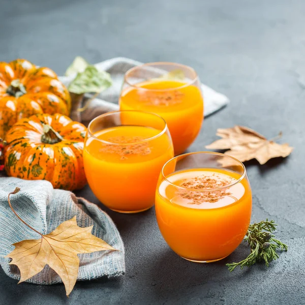 La zucca del Ringraziamento autunno succo fresco bevanda cocktail — Foto Stock