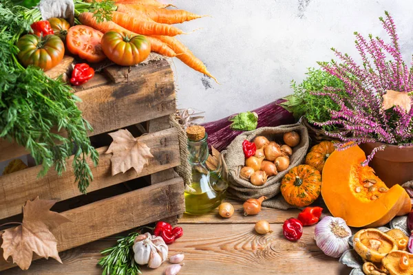 Otoño otoño decorativo festivo de acción de gracias fondo con verduras — Foto de Stock