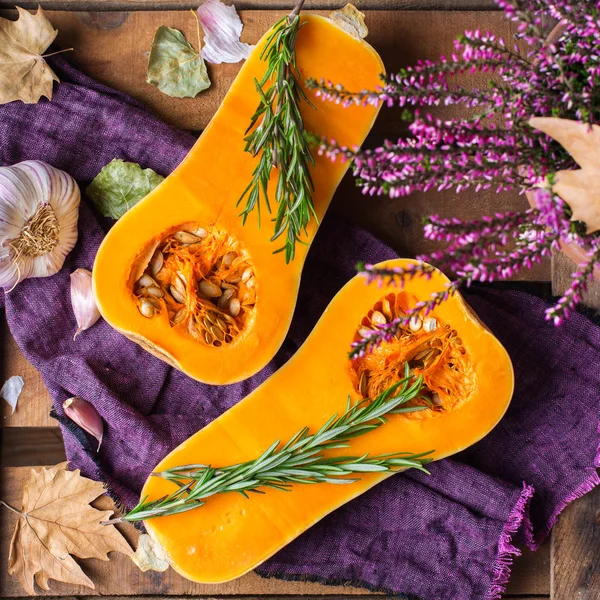 Sonbahar sonbahar hasat arka plan Balkabagi kabak ve biberiye ile