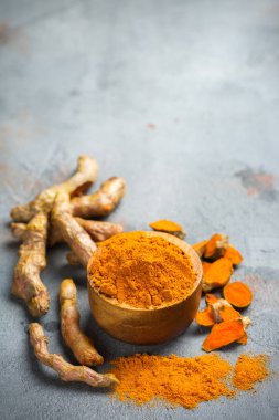 Ham zerdeçal kökü curcuma longa tozu