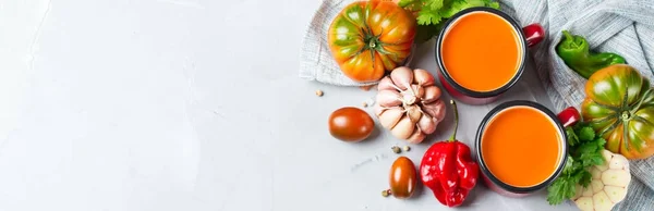 Sopa de pimiento de tomate gazpacho con ajo — Foto de Stock