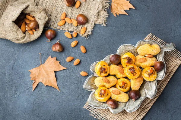 Traditional spanish treats for catalonian castanyada holiday, almond pastry panellets — Stock Photo, Image