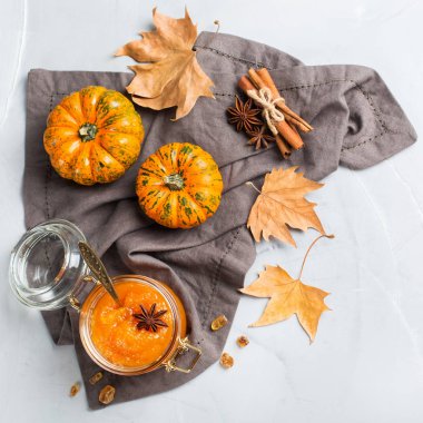 Sonbahar sonbahar kabak reçeli lezzetli baharatlar ile