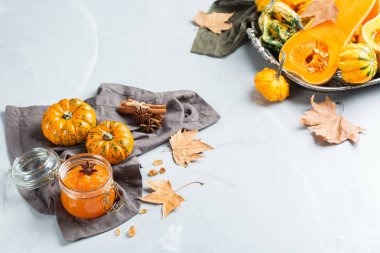 Sonbahar sonbahar kabak reçeli lezzetli baharatlar ile