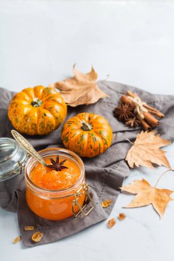 Sonbahar sonbahar kabak reçeli lezzetli baharatlar ile