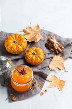 Sonbahar sonbahar kabak reçeli lezzetli baharatlar ile