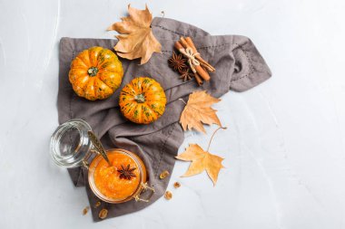 Sonbahar sonbahar kabak reçeli lezzetli baharatlar ile