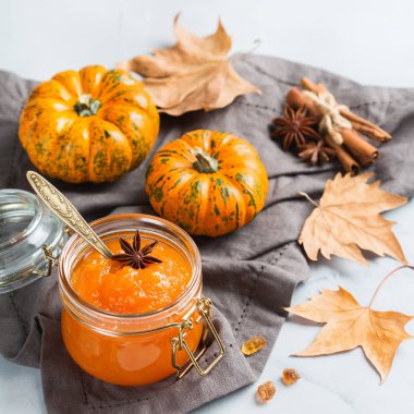 Sonbahar sonbahar kabak reçeli lezzetli baharatlar ile