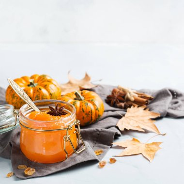 Sonbahar sonbahar kabak reçeli lezzetli baharatlar ile
