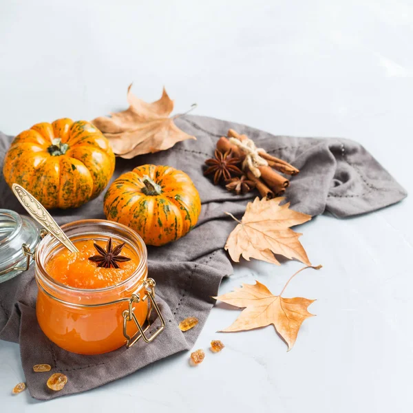 Fall autumn pumpkin jam confiture with spices — Stock Photo, Image