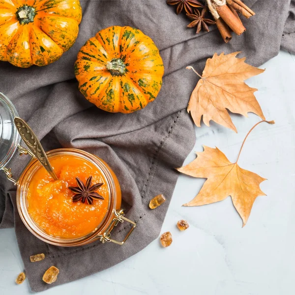 Fall autumn pumpkin jam confiture with spices — Stock Photo, Image
