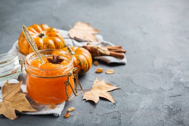 Sonbahar sonbahar kabak reçeli lezzetli baharatlar ile