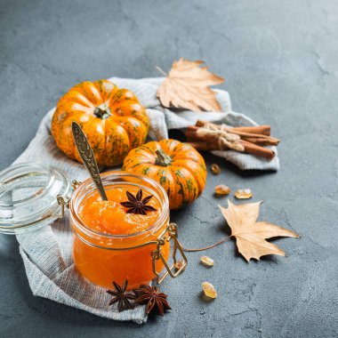 Sonbahar sonbahar kabak reçeli lezzetli baharatlar ile