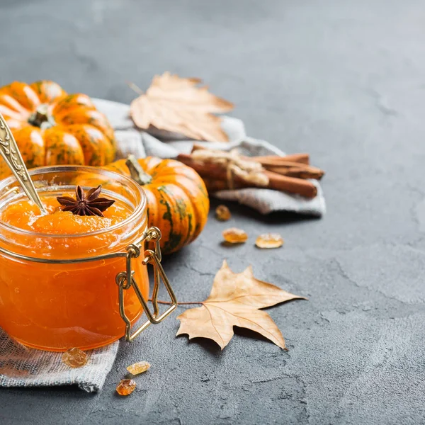 Autunno autunno confiture marmellata di zucca con spezie — Foto Stock