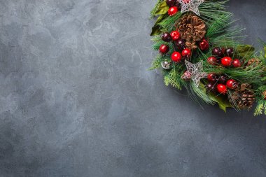Advent Noel kapı çelenk şenlikli dekorasyonu ile