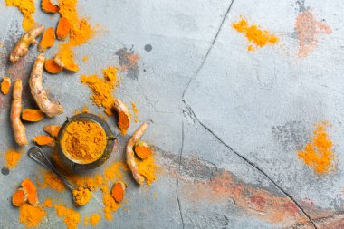 Ham zerdeçal kökü curcuma longa tozu