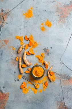 Ham zerdeçal kökü curcuma longa tozu