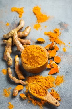 Ham zerdeçal kökü curcuma longa tozu