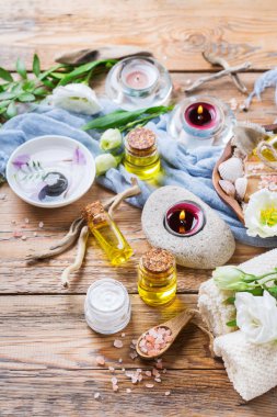 Bahar spa sağlık ayarı kavramı, uçucu yağ sabun krema ile arka plan