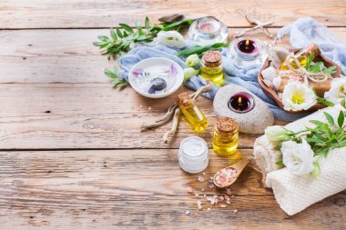 Bahar spa sağlık ayarı kavramı, uçucu yağ sabun krema ile arka plan