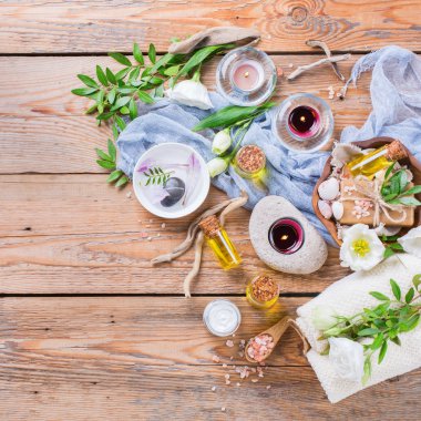 Bahar spa sağlık ayarı kavramı, uçucu yağ sabun krema ile arka plan