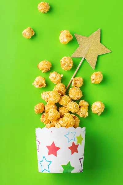 Sweet caramel popcorn for party holidays or cinema at home — Stock Photo, Image