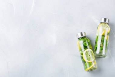 Taze serin limon salatalık nane suyu Detoks içecek infüzyon