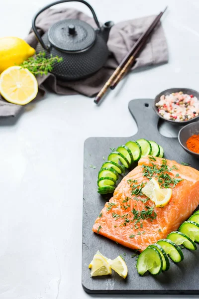 Raw salmon fillet for cooking japanese food — Stock Image Raw salmon fillet for cooking japanese food Stock Picture