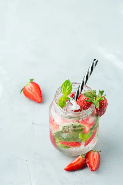 Comida Bebida Conceito Festa Férias Bebida Alcoólica Fresca Fria Coquetel — Fotografia de Stock