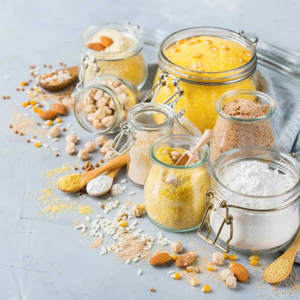 无麸质食品面粉、杏仁、玉米、大米、鹰嘴豆 — 图库照片