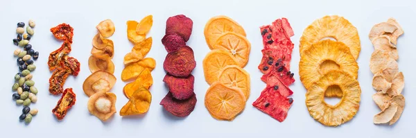Fruits et légumes secs, chips déshydratées — Photo