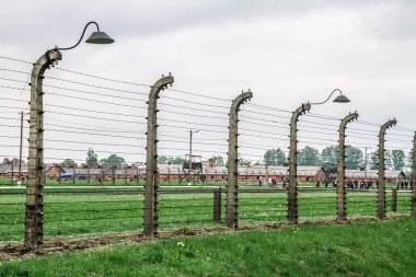 Auschwitz Birkenau, imha kampı, Polonya 'daki toplama kampı, Nazilerin toplama kampı, 2. Dünya Savaşı. Ölüm kampı. Hapishane yatakhaneleri. Soykırım Anıtı. Engelli evler. Kışlalar