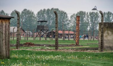 Auschwitz Birkenau, imha kampı, Polonya 'daki toplama kampı, Nazilerin toplama kampı, 2. Dünya Savaşı. Ölüm kampı. Hapishane yatakhaneleri. Soykırım Anıtı. Engelli evler. Kışlalar