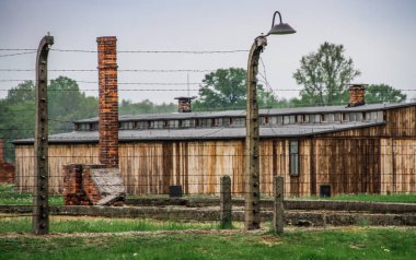Auschwitz Birkenau, imha kampı, Polonya 'daki toplama kampı, Nazilerin toplama kampı, 2. Dünya Savaşı. Ölüm kampı. Hapishane yatakhaneleri. Soykırım Anıtı. Engelli evler. Kışlalar