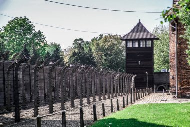 Auschwitz Birkenau, imha kampı, Polonya 'daki toplama kampı, Nazilerin toplama kampı, 2. Dünya Savaşı. Ölüm kampı. Hapishane yatakhaneleri. Soykırım Anıtı. Engelli evler. Kışlalar