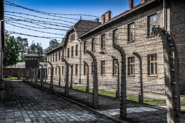 Auschwitz Birkenau, imha kampı, Polonya 'daki toplama kampı, Nazilerin toplama kampı, 2. Dünya Savaşı. Ölüm kampı. Hapishane yatakhaneleri. Soykırım Anıtı. Engelli evler. Kışlalar