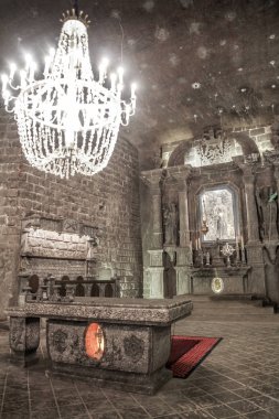 Krakow, Polonya yakınlarındaki Wieliczka Tuz Madeni 'nde. Yeraltı koridorları, göller ve merdivenler. Mayınlar. Polonya 'daki Unesco dünya mirası