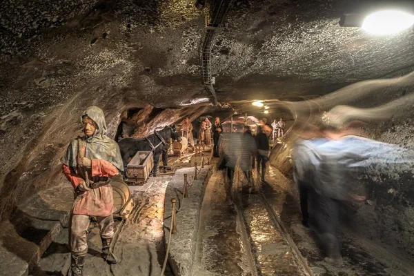 Wieliczka Salt Mine Perto Cracóvia Polónia Corredores Subterrâneos Lagos Degraus — Fotografia de Stock
