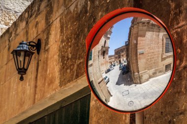Mdina, Malta. Mdina, Malta 'daki antik ortaçağ sokak kasabasının güzel manzarası. Mdina ve Rabat 'ın taş evleri, Malta. Sessiz Şehir Mdina