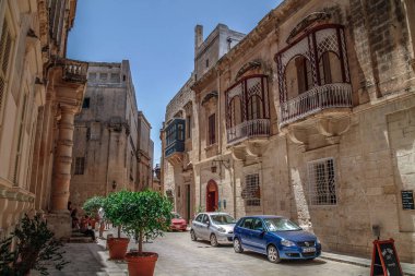 Mdina, Malta. Mdina, Malta 'daki antik ortaçağ sokak kasabasının güzel manzarası. Mdina ve Rabat 'ın taş evleri, Malta. Sessiz Şehir Mdina