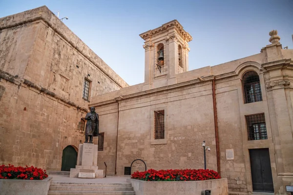 Valletta Malta Cityscape Úzká Ulice Vallettě Hlavním Městě Malty Tradiční — Stock fotografie